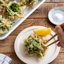 菜の花とウドのかき揚げ。春の味覚！卵なし、天ぷら粉なし。