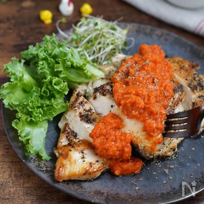 【むね肉なのに!】しっとりスパイシーチキンステーキ