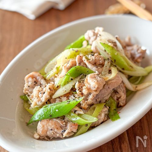 【豚こま肉のネギ塩炒め】10分でやみつきおかず