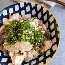 電子レンジだけで!ひき肉と豆腐のお手軽丼