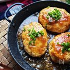 《鶏ひき肉と豆腐のヘルシー節約ハンバーグ》こってり和風ソース