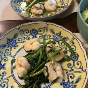 Hikeyの作ってみた!投稿(えびと青菜のゆずこしょうニンニク炒め)