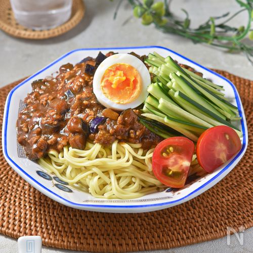 夏に食べたい!茄子と豚ひき肉の旨辛ジャージャー麺