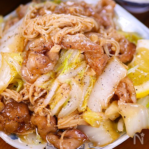 行列の定食屋さんの🍚豚バラ白菜とえのきのバタポン炒め🤩