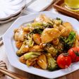 10分おかず♪『鶏むね肉とブロッコリーのごま甘酢あんかけ』
