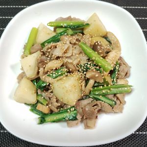 M＊Pの作ってみた!投稿(豚肉とじゃがいもと小松菜のうま塩炒め)