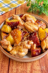 【さつまいもと鶏もも肉のバター醤油炒め】コク旨♡