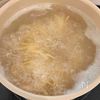 鮭とじゃがいもの白だし和風パスタの工程2