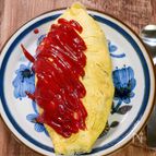 じゃが挽き肉のデミケチャップオムレツ