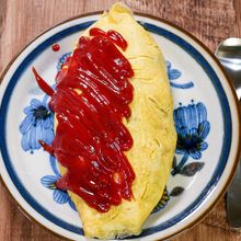 じゃが挽き肉のデミケチャップオムレツ