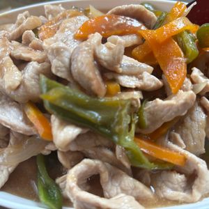 なおの作ってみた!投稿(10分で爆速おかず♪【豚肉と野菜の甘酢炒め】)