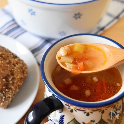 セロリとトマトのスープ
