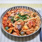 太麺で作る「茄子とズッキーニのトマトソースパスタ」