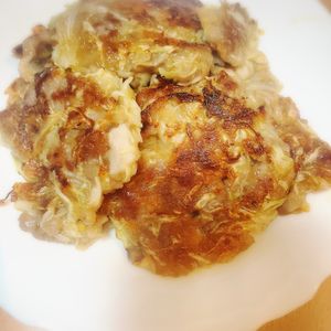 yooooの作ってみた!投稿(簡単10分！混ぜて焼くだけ「キャベツの豚こまチーズ焼き」)