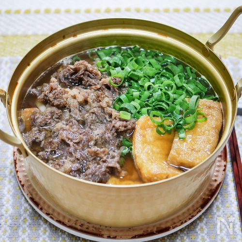 甘辛牛肉で食べる青ねぎたっぷりうどん