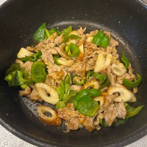 エステルの作ってみた!投稿(【豚こまとちくわとピーマンのカレー炒め】ご飯泥棒な節約おかず)