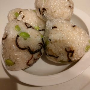 546534の作ってみた!投稿(枝豆塩昆布おにぎり【冷凍作り置き】)