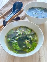 【焼肉屋さんの味】レタスとわかめの中華スープ