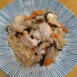 かしこの作ってみた!投稿(【鶏肉ときのこの炊き込みご飯】最高峰の美味しさ☆うま味♬)