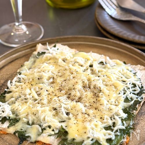 長いもしらすピザ
