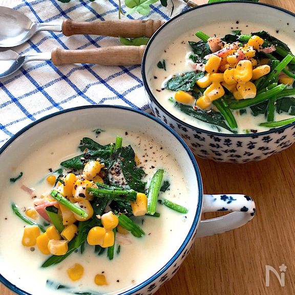 すぐできちゃう♡ほうれん草とコーンたっぷりヘルシー豆乳スープ