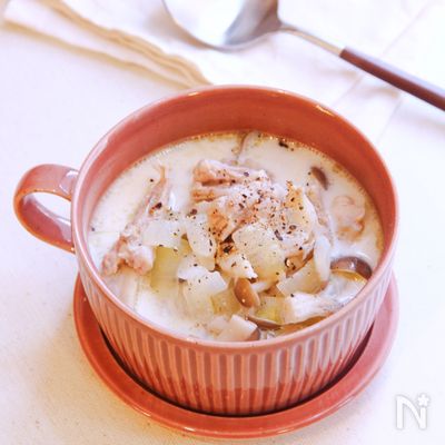 せせりときのこのミルクスープ