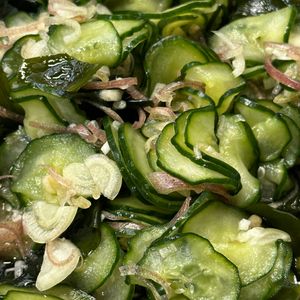 ちーの作ってみた!投稿(シンプルだけど無限に食べれる！『きゅうりとわかめの酢の物』)