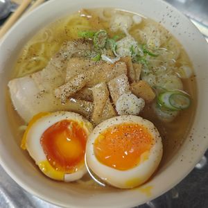 ぬっこの作ってみた!投稿(あっさりだけどあと引く♡手作りスープが◎我が家の塩ラーメン)