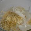 とろける新食感 “新玉ねぎのお好み焼き”の工程2