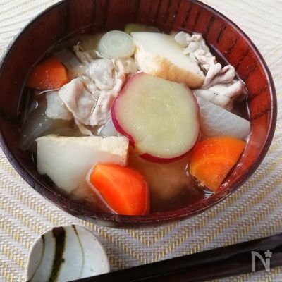 甘くて優しい風味☆さつまいもと厚揚げの豚汁