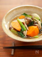 塩昆布と具だくさん冬野菜のスープ