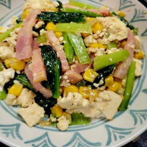 ヴェルの作ってみた!投稿(【豆腐と小松菜のおかか炒め】家にあるもので♡簡単彩り副菜◎)