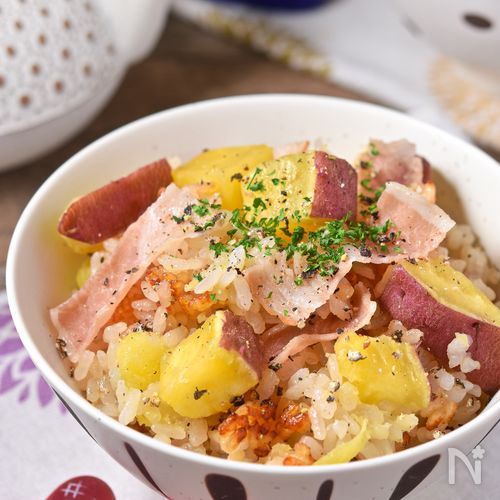 さつまいもとベーコンのバター醤油ごはん│やみつき秋ごはん