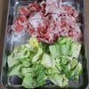 ガツンと旨い◎豚肉とキャベツの味噌にんにく炒めの下準備