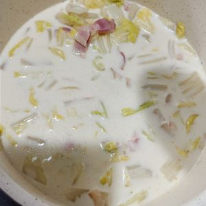 はーちゃん‪⸜‪‪‪‪🐣⸝‬の作ってみた!投稿(和洋仕立て♪『白菜とベーコンのクリームスープ』)