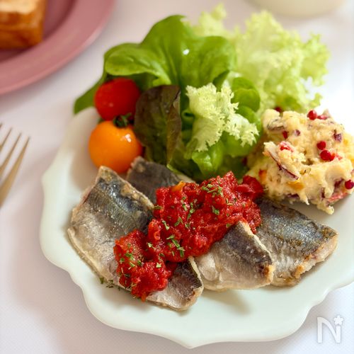 手軽にお店気分♡鯵のトマトソースがけ【隠し味はナンプラー!】