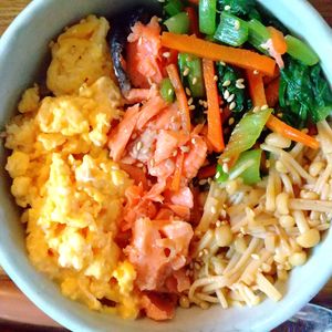 チョロリスの作ってみた!投稿(やみつき！魚が好きになる♡『ほぐし鮭の和風ビビンバ』)