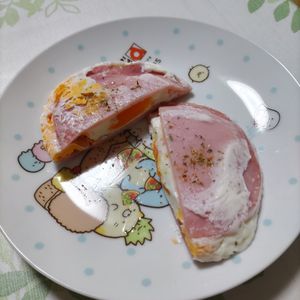 KUMIKOの作ってみた!投稿(1番簡単♪【レンジでハムエッグ】お弁当のエースおかず！)