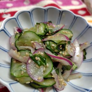 コスモスの作ってみた!投稿(塩もみなし《きゅうりと玉ねぎ♡青じそサラダ》)
