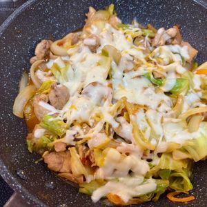 kimiの作ってみた!投稿(【鶏キャベツのチーズタッカルビ炒め】ワンパンお手軽おかず！)