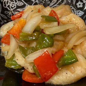 すみれの作ってみた!投稿(【たらと野菜の甘酢炒め】ふわっと鱈♬野菜と一緒に♡ご飯が進む)