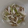 レンジで完成!『鮭ときのこのバター醤油蒸し』の工程1