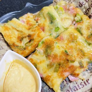 ヴェルの作ってみた!投稿(【ねぎベーコンのじゃがチーズチヂミ】マヨ醤油で♡推せるチヂミ)