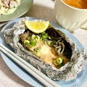 のりのり🐾🎀🤍の作ってみた!投稿(切って包んで蒸すだけ!『フライパンDE塩鮭のホイル焼き』)