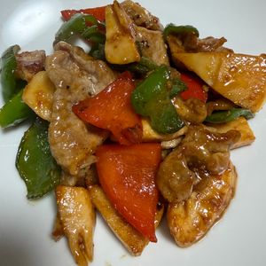 ゆっこの作ってみた!投稿(ごはんがすすむ！豚肉と筍の旨辛炒め)