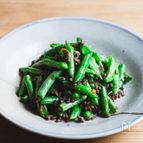 旬の食材で体に元気を。インゲンのニンニク炒め。