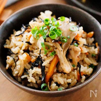 『ひじきと舞茸の炊き込みご飯』冷めても美味しい☆栄養満点!