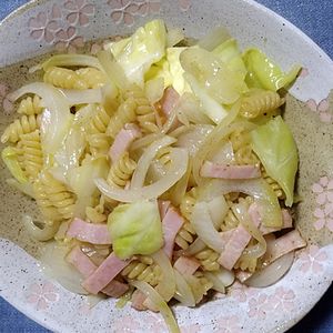 猫の作ってみた!投稿(【春キャベツと新玉ねぎとベーコンのパスタ】絶品！ランチにも♪)