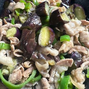あけみの作ってみた!投稿(【豚肉と茄子の和風にんにく炒め】ご飯が止まらない♪)