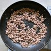 花椒香るシビ辛夏麺。ひき肉と豆苗の彩り焼きそばの工程3